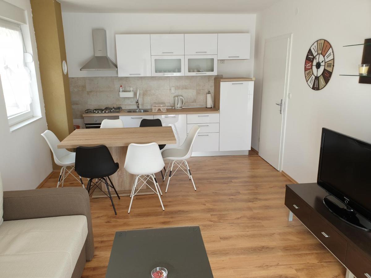 Appartement Delfin Vidalici Apartman à Kustići Extérieur photo