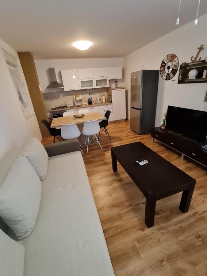 Appartement Delfin Vidalici Apartman à Kustići Extérieur photo